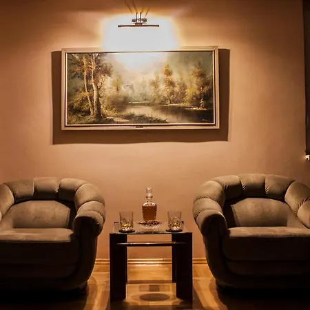 Spacious 3 Bedroom Near Park & Zoo - Perfect For Family * Скоп'є