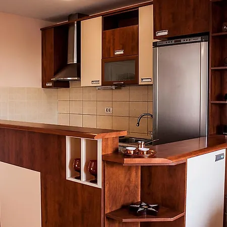 Spacious 3 Bedroom Near Park & Zoo - Perfect For Family Апартаменти Скоп'є